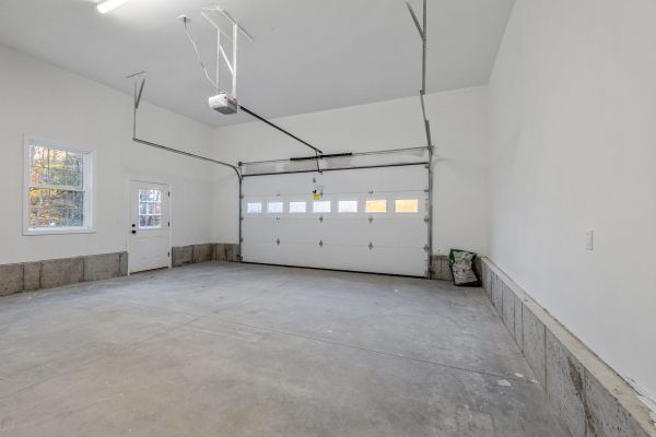 Cost of Garage Window Repair in Santa Clarita