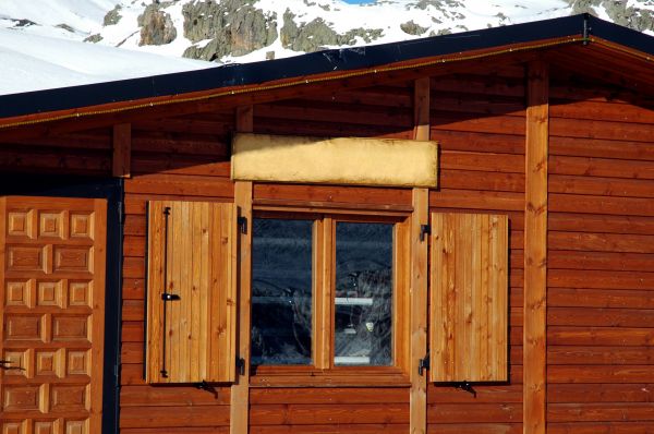 Cost of Cabin Window Repair in Santa Clarita